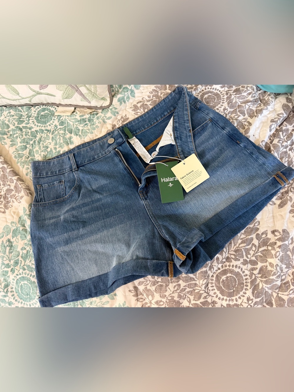Halara Women's Medium Blue Denim Jean Shorts NWT